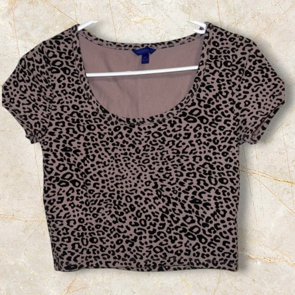 Aeropostale Tops - 3 for $15 Aeropostale Leopard Crop Tee